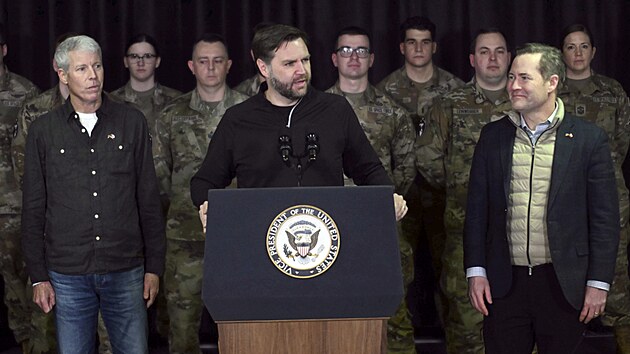 Americk� viceprezident J. D. Vance dorazil na americkou z�kladnu Pituffik v Gr�nsku. (28. b�ezna 2025)