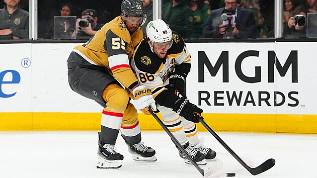 David Pastr��k dr�� kotou� p�ed Keeganem Kolesarem.