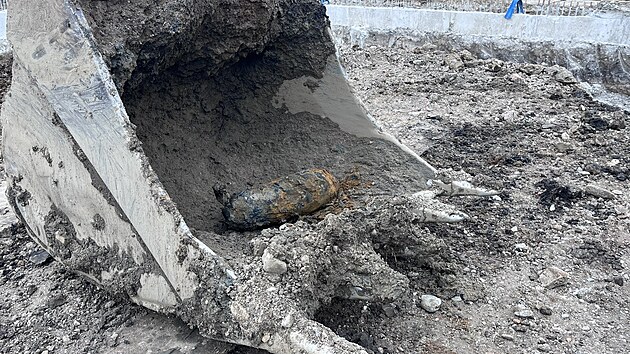Na staveni�ti v brn�nsk� ulici Trnit� se na�la nevybuchl� leteck� puma v��c� kolem pades�ti kilogram�. Policist� kv�li tomu evakuovali okol�. (24. b�ezna 2025)