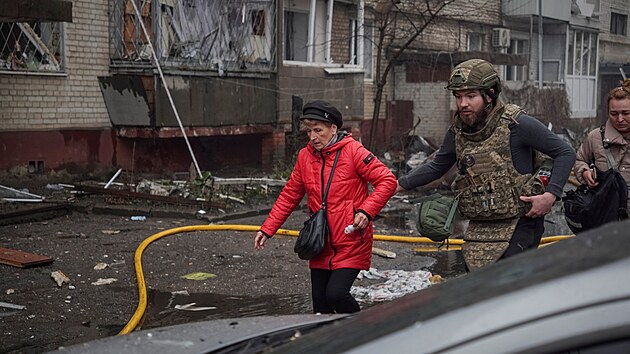 Rusov� za�to�ili na ukrajinsk� m�sto Sumy. (24. b�ezna 2025)