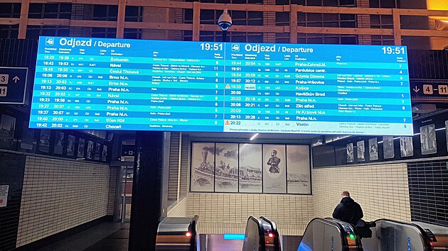 Provoz vlak� na �elezni�n�m koridoru u Pardubic komplikuj� v�padky zabezpe�ovac�ho syst�mu ETCS. (27. b�ezna 2025)