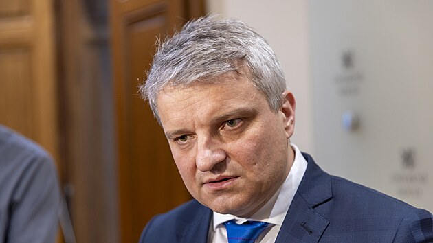 �stavn� soud vyhla�oval n�lez �p��padu Ani�ka�. Zn�sil�ovan� nedos�hla p��sn�j��ho trestu pro ot��ma. Soudcem zpravodajem byl tom� Lang�ek. (26. b�ezna 2025)