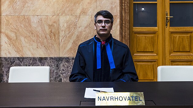 Marcel Jur�aga, obh�jce zn�sil�ovan� d�vky, kter� k �stavn�mu soudu podala st�nost a dom�hala se zp��sn�n� trestu pro ot��ma.