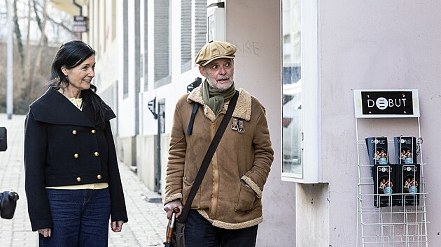 Simona Chytrová a David Schneider u divadla Debut (2025)