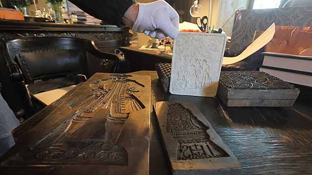 Formy na pern�k z hru�kov�ho d�eva a modrotiskov� matrice