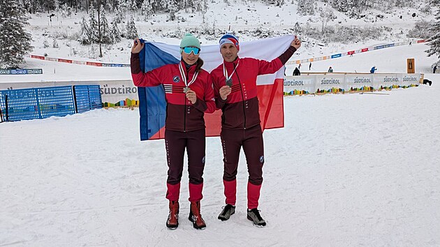 Simona Buben��kov� slav� �sp�ch na mistrovstv� sv�ta po boku tras�ra Davida �r�tka.