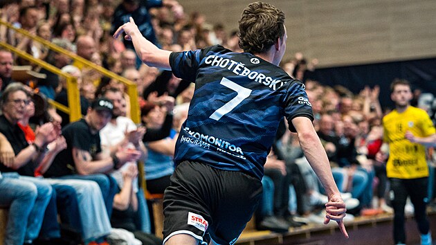 Gecikme yok, Karviná ve Lovosice hentbol oyuncuları hızla yarı finallere geçti