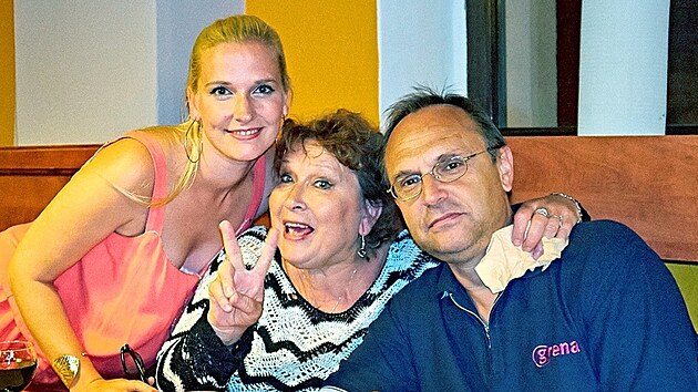Plze�sk� hereck� rodina - (zleva) Kamila, Jind�i�ka a Pavel Kikin�ukovi.