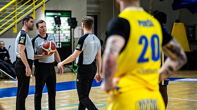 Vyoral'ın flaşı. 11. dakikada maç sona erdi, rakip yüzüne çarptı