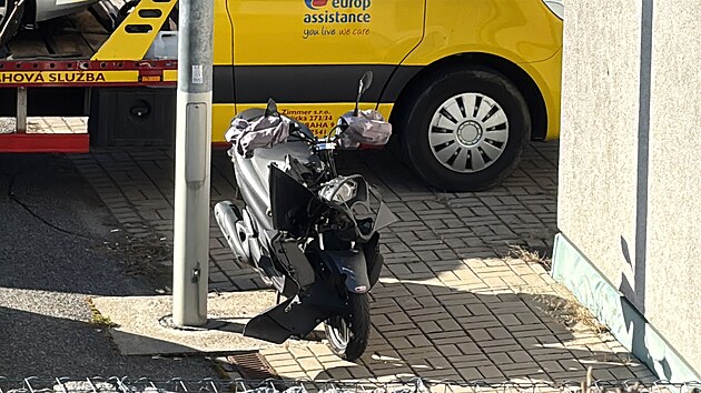 Dopravn nehoda osobnho auta a motorky zkomplikovala dopravu na sedmm kilometru na dlnici D0 ve smru na D5. Motork byl pevezen do nemocnice se zrannmi. (20. bezna 2025)