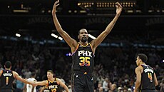 Kevin Durant z Phoenixu v utkání proti Clevelandu.