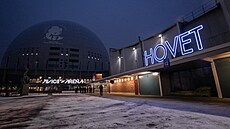 �e�tí hokejisté se radují z gólu proti �védsku na MS v Praze.