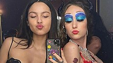 Chappell Roan (vpravo) prorazila i díky zp�va�ce Olivii Rodrigo, se kterou...