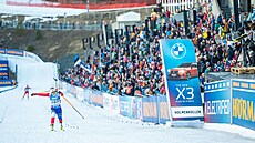 Ilona Plechá�ová fini�uje ve sprintu na Holmenkollenu.