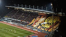 Choreo slávistických fanou�k� na Julisce.