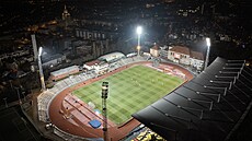 FOTBAL A PRAHA. Na Julisce se hrálo malé praské derby mezi Duklou a Slavií.