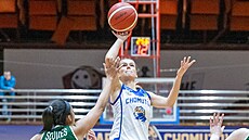 Charlotte Velichová z Levhartic Chomutov zakon�uje v zápase s SB� Ostrava.