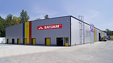 Radim epecký pracuje u výrobce plechových steních krytin  SATJAM jako produktový specialista. 