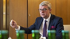 Karel Havlí�ek, bývalý ministr pr�myslu a obchodu a sou�asný místop�edseda...