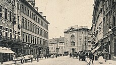Pohled z ulice Na P�íkop� na klasicistní d�m U Hybern�, který tehdy slou�il...
