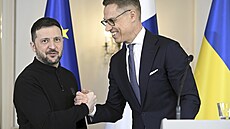Finský prezident Alexander Stubb a ukrajinský prezident Volodymyr Zelenskyj v...