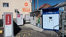 Výdejní boxy u parkovit v ulici 17.listopadu v Pardubicích (26. bezna 2025)