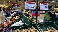 V Globusu nabízeli 27. b�ezna 2025 brambory konzumní ranné kilo za 34,90.