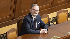Poslanci projednávají zavedení nové „superdávky“.  Na snímku Petr Fiala (ODS)....