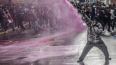 Afrika © Luis Tato, Agence France-Presse. Název:  Povstání ke�ské mláde�e....