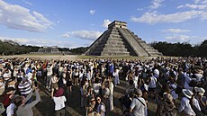Slavná Kukulkánova pyramida v bývalém mayském m�st� Chichén Itzá (21. b�ezna...