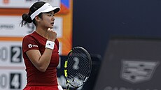 Filipínská tenistka Alexandra Ealaová se hecuje na turnaji v Miami.
