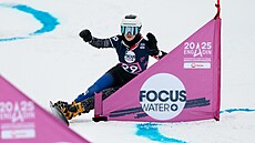 Zuzana Mad�rová v kvalifikaci snowboardového paralelního slalomu na mistrovství...