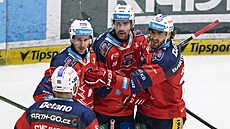 Jií Smejkal, Roman ervenka, Peter ereák a Luká Sedlák slaví tetí gól...