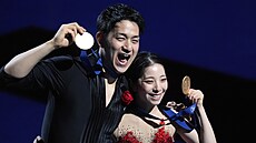 Riku Miuraová a Rjuii Kihara se zlatými medailemi z mistrovství svta v...