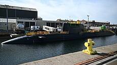 Britská jaderná ponorka HMS Agamemnon v lodnici Barrow-in-Furness (20. bezna...