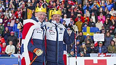 Norové Johannes Bö (vlevo) a Tarjei Bö na Holmenkollenu spole�n� uzav�eli své...