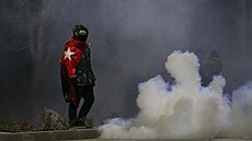 Turci protestují proti zat�ení istanbulského primátora Ekrema Imamoglua. Snímek...