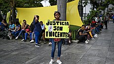 Spojené státy vyhostily p�es dv� st� migrant�, v�t�inou Venezuelan�, do...
