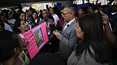 Spojené státy vyhostily p�es dv� st� migrant�, v�t�inou Venezuelan�, do...