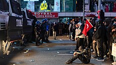 Turci protestují proti zat�ení istanbulského primátora Ekrema Imamoglua....