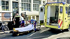 Neznámý úto�ník zranil v Amsterdamu n�kolik lidí. Na míst� �inu zasahovali...