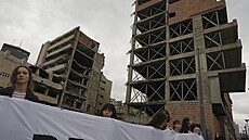 Tisíce lidí protestovaly v B�lehrad� proti developerskému projektu Trumpova...