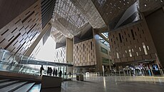 Stavba komplexu, který navrhla irská firma Heneghan Peng Architects, zaala u...