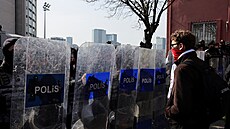 Místo, kde drí Ekrema Imamoglua, rivala souasné hlavy Turecka (23. bezna...