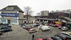 Záb�r na obchodním centrum Tesco u hlavního nádra�í z ledna 2011