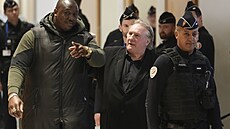 Gérard Depardieu p�ichází k soudu v Pa�í�i (24. b�ezna 2025)