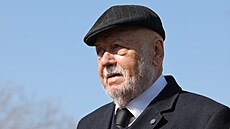 Hudebník a trumpetista Václav Hyb� na posledním rozlou�ení s Josefem Zímou v...