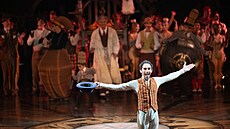 Show KURIOS má i svého komika. Jeho �íslem je �neviditelný cirkus�. (19. dubna...