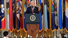 Americký prezident Donald Trump podepsal výnos, který má vést ke zru�ení...
