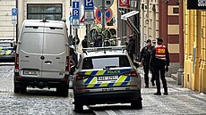 U Jeruzalémské synagogy v Praze zasahovaly v�echny slo�ky IZS kv�li podez�elému...